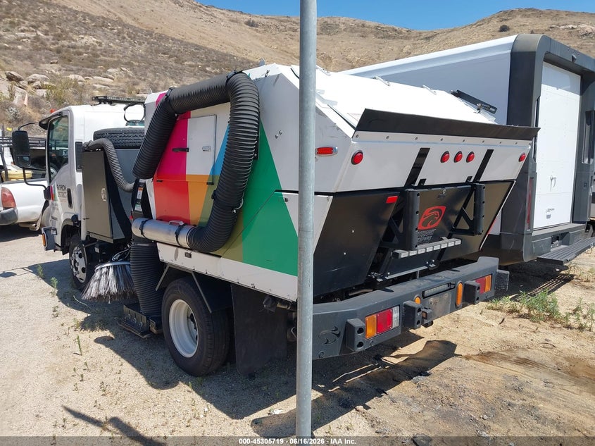 2020 Isuzu Npr VIN 54DB4W1D8LS208715 IAAI salvage auction — WATER/FLOOD, Non-Repairable (California), sold $9,400 on 2026-07-21 (photo 3)