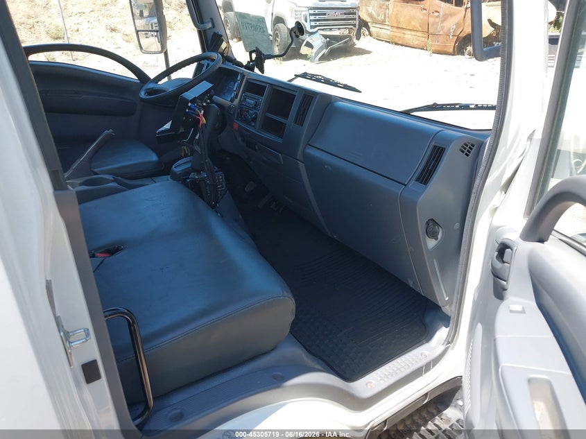 2020 Isuzu Npr VIN 54DB4W1D8LS208715 IAAI salvage auction — WATER/FLOOD, Non-Repairable (California), sold $9,400 on 2026-07-21 (photo 5)
