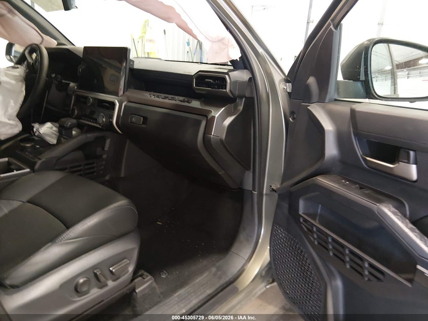 2025 Toyota Tacoma VIN 3TMLB5JN4SM092776 IAAI salvage auction — FRONT END, Salvage Title, sold $13,800 on 2026-07-11 (photo 5)