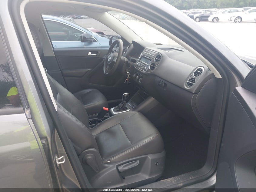 2012 Volkswagen Tiguan VIN WVGAV7AX0CW006372 IAAI salvage auction — FRONT END, Salvage Title, sold $475 on 2026-07-08 (photo 5)