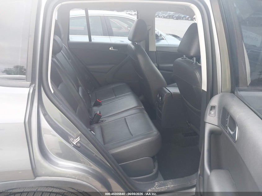 2012 Volkswagen Tiguan VIN WVGAV7AX0CW006372 IAAI salvage auction — FRONT END, Salvage Title, sold $475 on 2026-07-08 (photo 8)