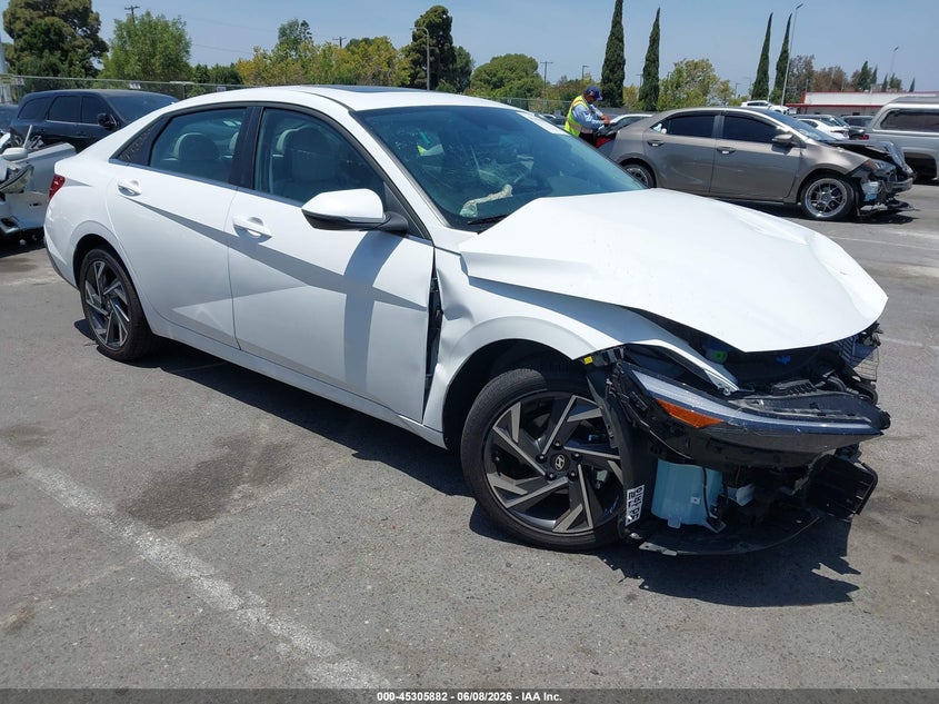 2025 Hyundai Elantra VIN KMHLN4DJ9SU149359 IAAI salvage auction — FRONT END, Salvage Title, sold $3,500 on 2026-08-01 (photo 1)