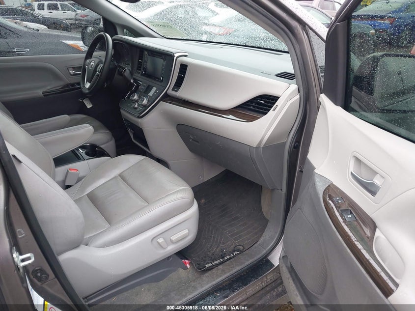 2018 Toyota Sienna VIN 5TDDZ3DC0JS190992 IAAI salvage auction — REAR END, Salvage Title, sold $8,100 on 2026-07-15 (photo 5)