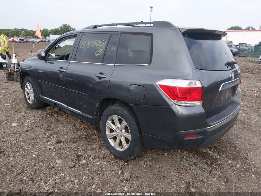 2013 Toyota Highlander VIN 5TDBK3EH8DS186389 IAAI salvage auction — LEFT SIDE, Salvage Title, sold $3,150 on 2026-07-29 (photo 3)
