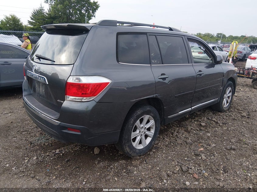 2013 Toyota Highlander VIN 5TDBK3EH8DS186389 IAAI salvage auction — LEFT SIDE, Salvage Title, sold $3,150 on 2026-07-29 (photo 4)