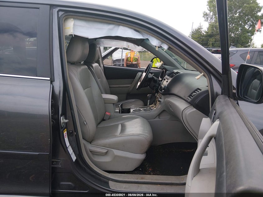 2013 Toyota Highlander VIN 5TDBK3EH8DS186389 IAAI salvage auction — LEFT SIDE, Salvage Title, sold $3,150 on 2026-07-29 (photo 5)