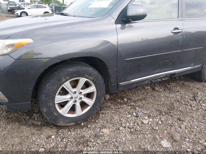 2013 Toyota Highlander VIN 5TDBK3EH8DS186389 IAAI salvage auction — LEFT SIDE, Salvage Title, sold $3,150 on 2026-07-29 (photo 6)