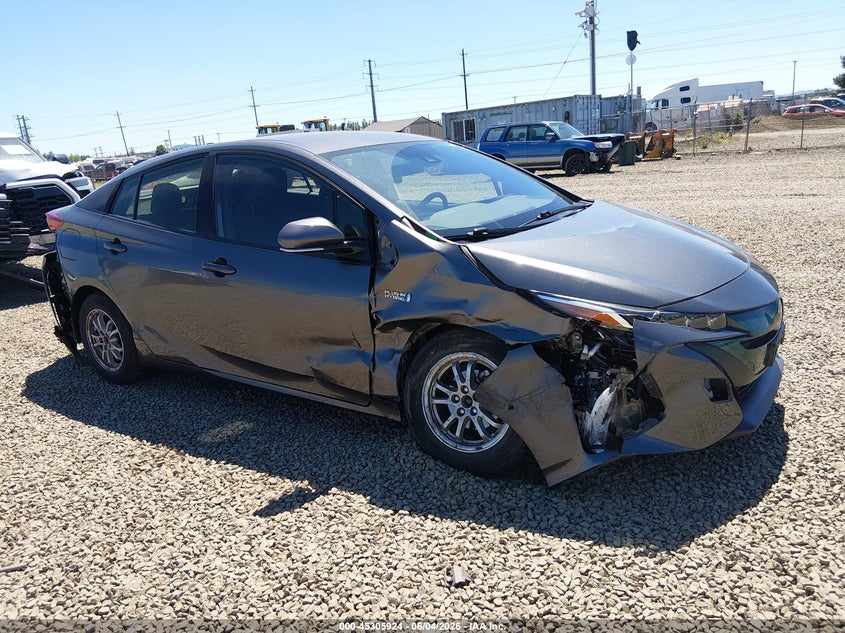 2018 Toyota Prius VIN JTDKARFP0J3103255 — IAAI salvage auction photo