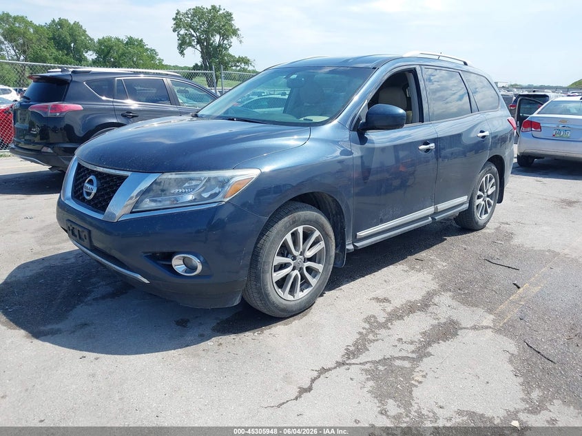 2016 Nissan Pathfinder VIN 5N1AR2MM3GC655860 IAAI salvage auction — NORMAL WEAR, Regular Certificate (Iowa), sold $675 on 2026-07-18 (photo 2)