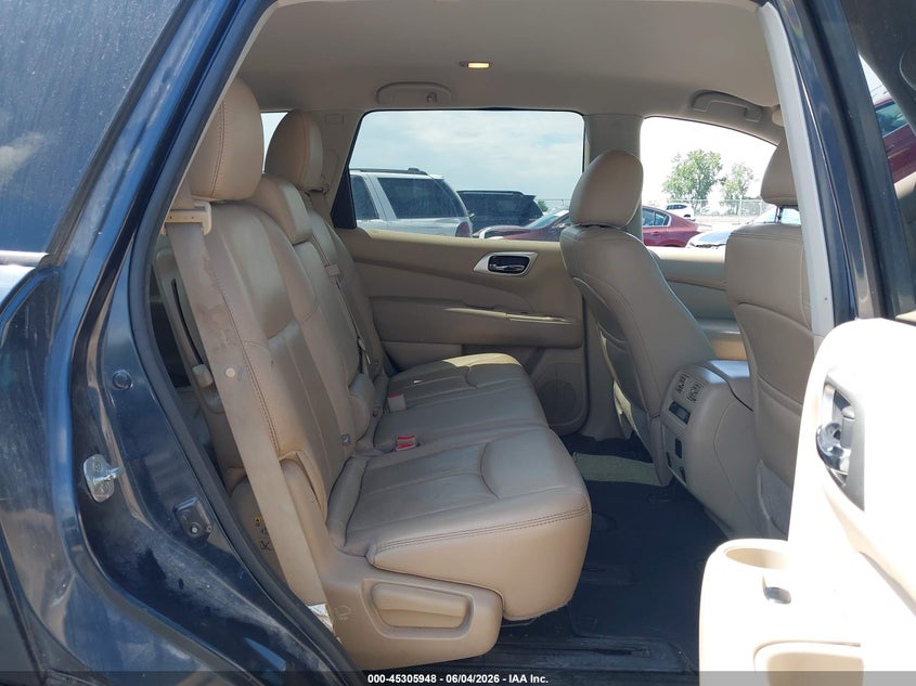 2016 Nissan Pathfinder VIN 5N1AR2MM3GC655860 IAAI salvage auction — NORMAL WEAR, Regular Certificate (Iowa), sold $675 on 2026-07-18 (photo 8)