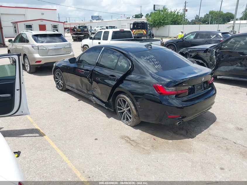 2022 BMW 3er VIN 3MW5R7J04N8C26409 IAAI salvage auction — LEFT & RIGHT, Salvage Title, sold $8,650 on 2026-07-29 (photo 3)