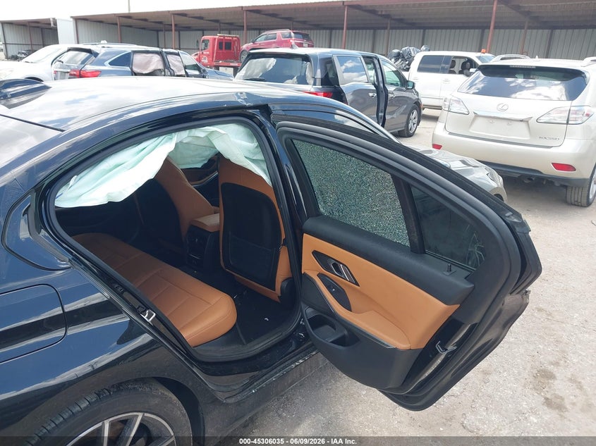 2022 BMW 3er VIN 3MW5R7J04N8C26409 IAAI salvage auction — LEFT & RIGHT, Salvage Title, sold $9,450 on 2026-07-29 (photo 8)