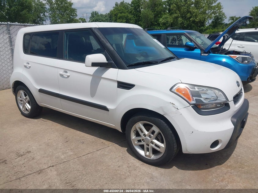 2011 Kia Soul VIN KNDJT2A21B7331722 IAAI salvage auction — NORMAL WEAR, Clear (Illinois), sold $425 on 2026-07-07 (photo 1)