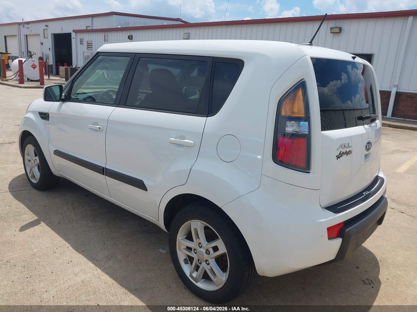 2011 Kia Soul VIN KNDJT2A21B7331722 IAAI salvage auction — NORMAL WEAR, Clear (Illinois), sold $425 on 2026-07-07 (photo 3)