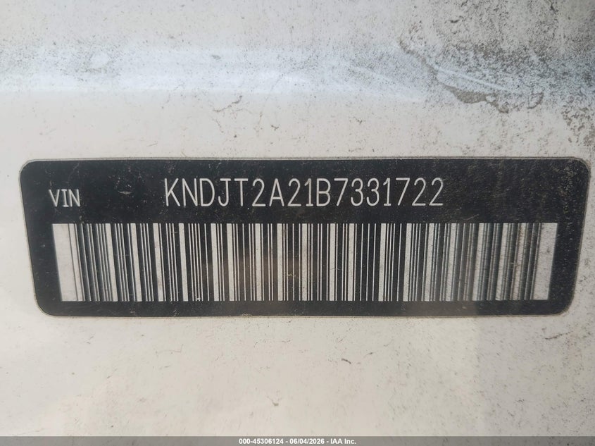 2011 Kia Soul VIN KNDJT2A21B7331722 IAAI salvage auction — NORMAL WEAR, Clear (Illinois), sold $425 on 2026-07-07 (photo 9)