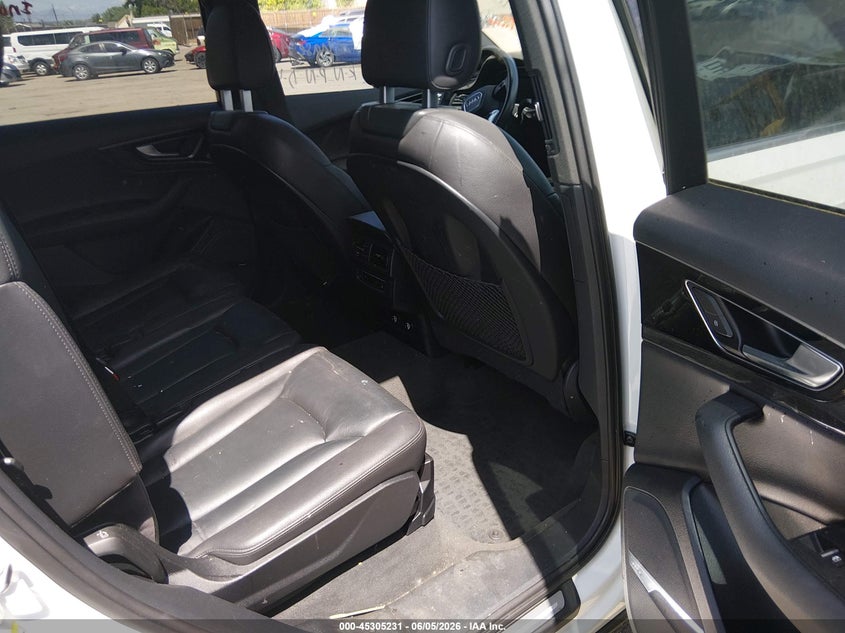 2018 Audi Q7 VIN WA1LAAF79JD004623 IAAI salvage auction — LEFT & RIGHT, Salvage Title, sold $2,850 on 2026-07-14 (photo 8)