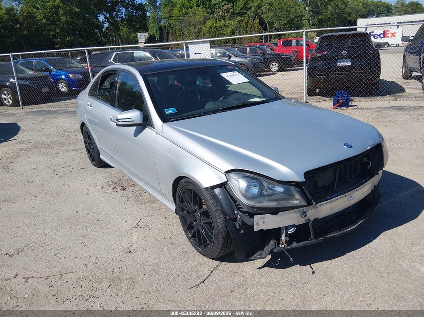 2013 Mercedes-benz C-klasse VIN WDDGF8AB1DA762030 IAAI salvage auction — FRONT END, Salvage Title, sold $2,100 on 2026-08-04 (photo 1)