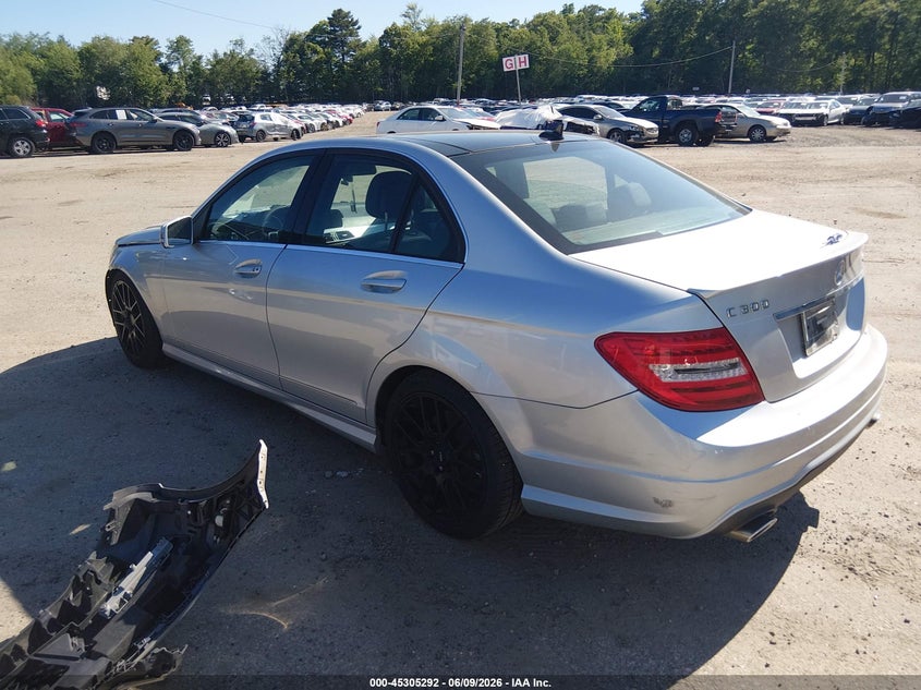 2013 Mercedes-benz C-klasse VIN WDDGF8AB1DA762030 IAAI salvage auction — FRONT END, Salvage Title, sold $2,100 on 2026-08-04 (photo 3)