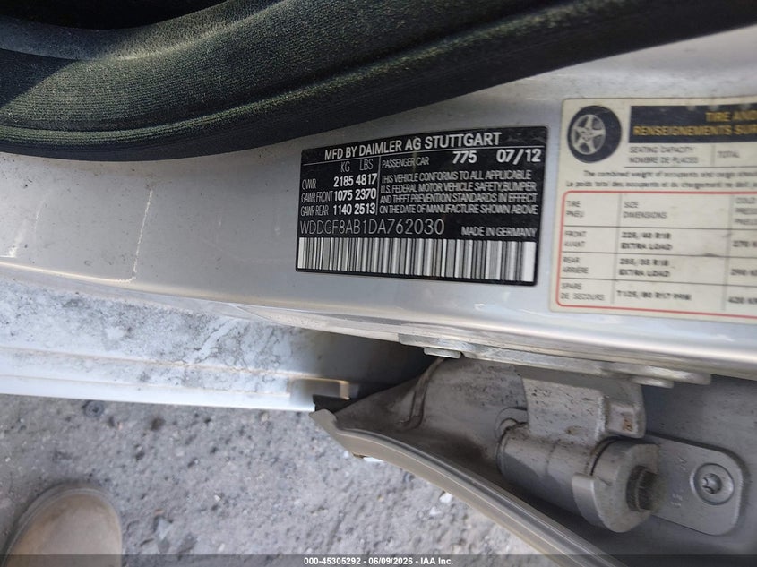 2013 Mercedes-benz C-klasse VIN WDDGF8AB1DA762030 IAAI salvage auction — FRONT END, Salvage Title, sold $2,100 on 2026-08-04 (photo 9)