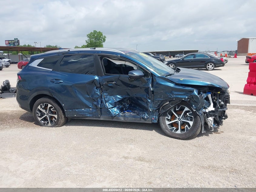 2025 Kia Sportage VIN KNDPVCDG6S7216891 IAAI salvage auction — SIDE, Salvage Title, sold $7,100 on 2026-07-09 (photo 6)