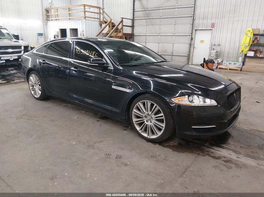 2013 Jaguar Xj VIN SAJWA2GB1DLV52364 IAAI salvage auction — RIGHT FRONT, Salvage Title, sold $3,000 on 2026-07-28 (photo 1)