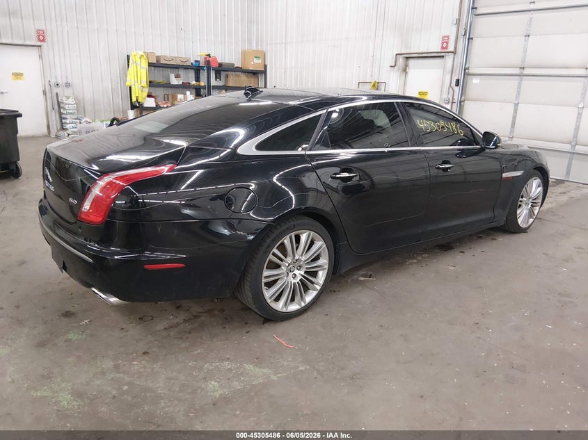 2013 Jaguar Xj VIN SAJWA2GB1DLV52364 IAAI salvage auction — RIGHT FRONT, Salvage Title, sold $3,000 on 2026-07-28 (photo 4)