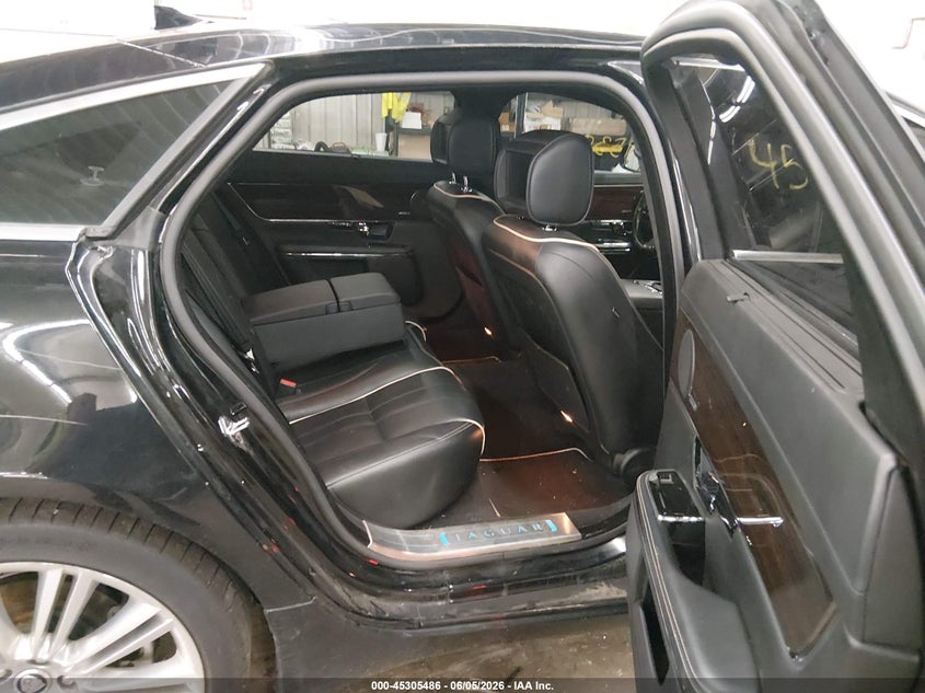 2013 Jaguar Xj VIN SAJWA2GB1DLV52364 IAAI salvage auction — RIGHT FRONT, Salvage Title, sold $3,000 on 2026-07-28 (photo 8)