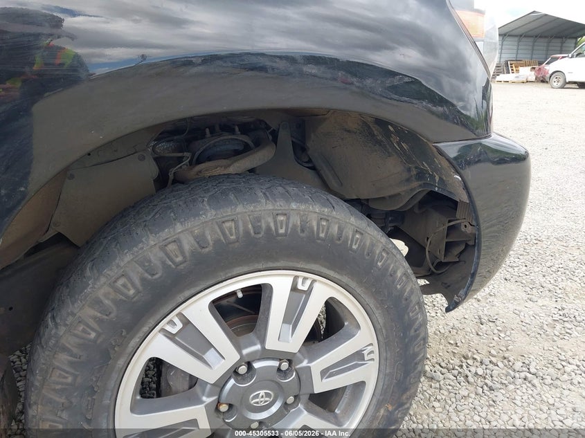 2010 Toyota Sequoia VIN 5TDJY5G17AS039742 IAAI salvage auction — RIGHT FRONT, Salvage (Oregon), sold $5,600 on 2026-07-20 (photo 6)