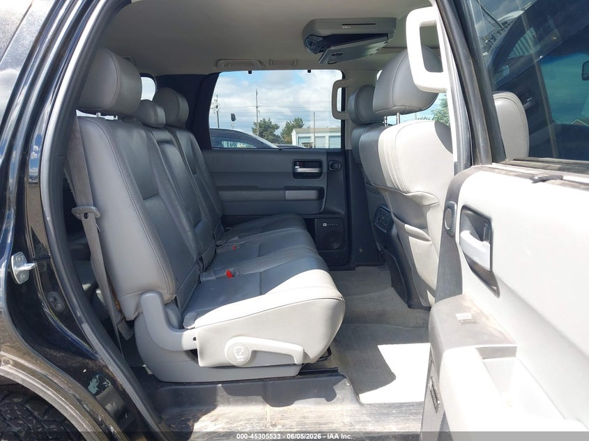 2010 Toyota Sequoia VIN 5TDJY5G17AS039742 IAAI salvage auction — RIGHT FRONT, Salvage (Oregon), sold $5,600 on 2026-07-20 (photo 8)