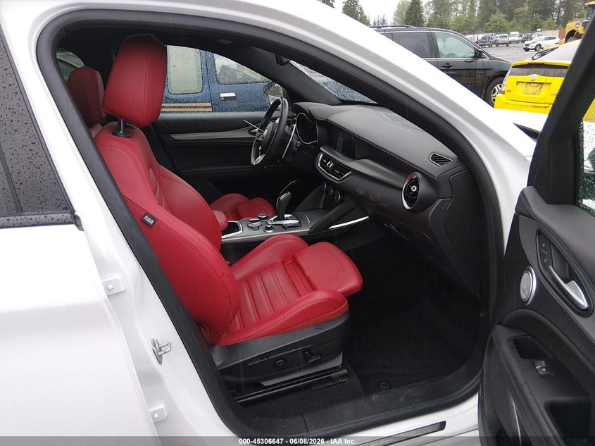 2023 Alfa romeo Stelvio VIN ZASPAKBNXP7D65276 IAAI salvage auction — FRONT END, Salvage Title, sold $2,500 on 2026-07-29 (photo 5)
