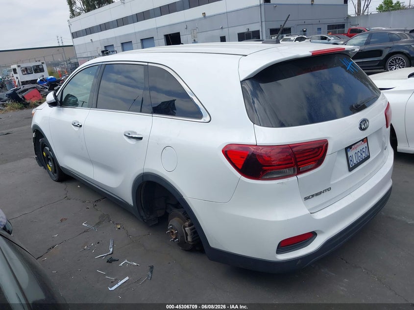 2019 Kia Sorento VIN 5XYPG4A37KG536435 IAAI salvage auction — VANDALISM, Salvage Title, sold $2,875 on 2026-07-15 (photo 3)
