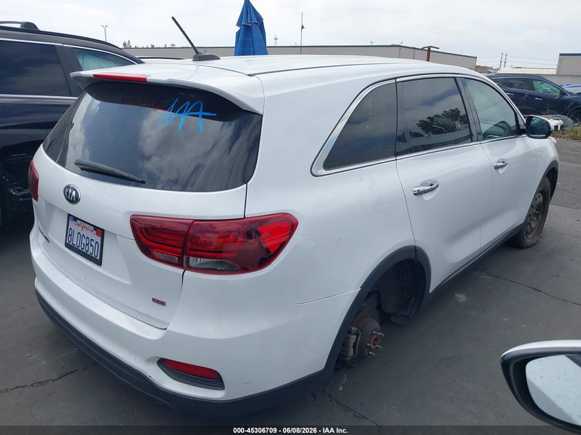 2019 Kia Sorento VIN 5XYPG4A37KG536435 IAAI salvage auction — VANDALISM, Salvage Title, sold $2,875 on 2026-07-15 (photo 4)