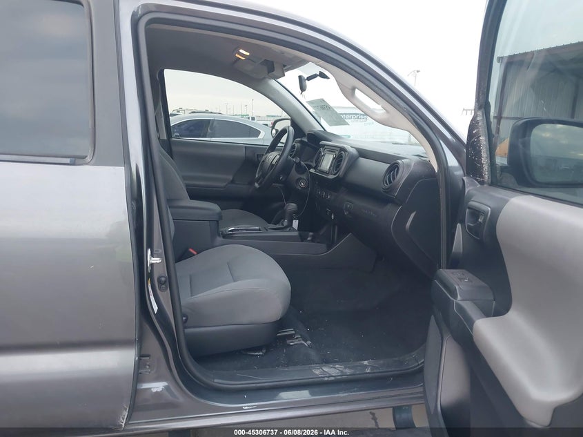 2017 Toyota Tacoma VIN 5TFAX5GN8HX097269 IAAI salvage auction — REAR END, Original (Texas), sold $10,800 on 2026-07-29 (photo 5)
