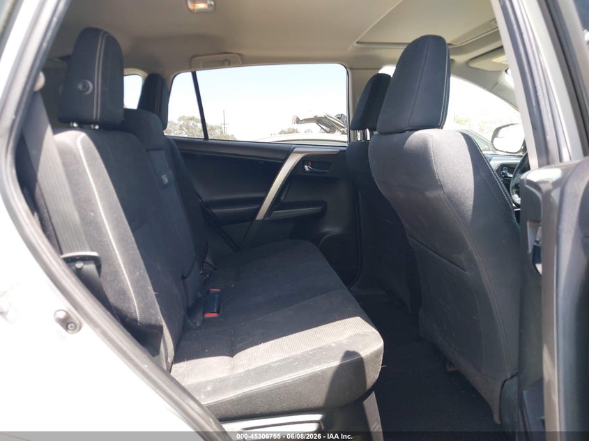 2018 Toyota Rav 4 VIN JTMRJREV3JD225133 IAAI salvage auction — RIGHT FRONT, Salvage Title, sold $6,300 on 2026-07-15 (photo 8)