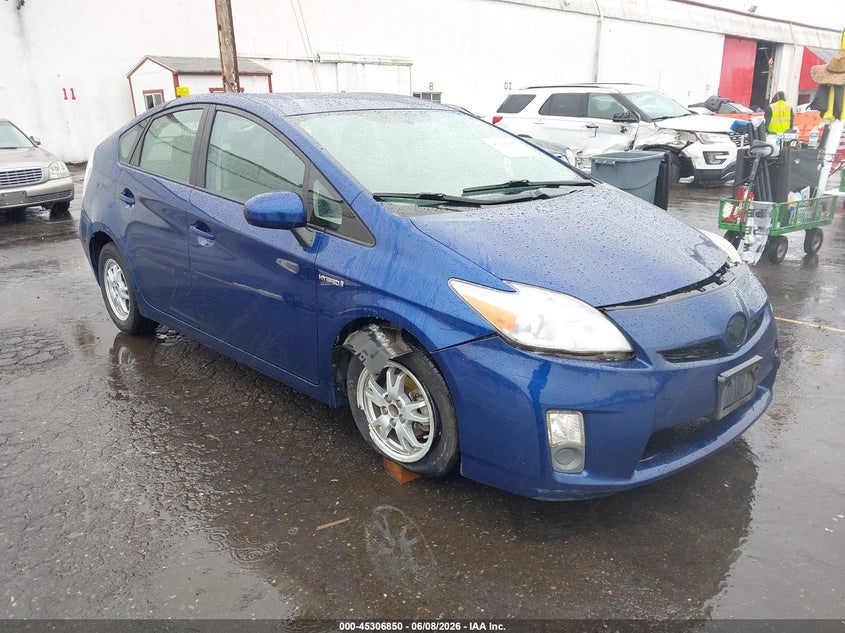 2010 Toyota Prius VIN JTDKN3DUXA0130765 IAAI salvage auction — SIDE, Salvage (Oregon), sold $800 on 2026-07-09 (photo 1)