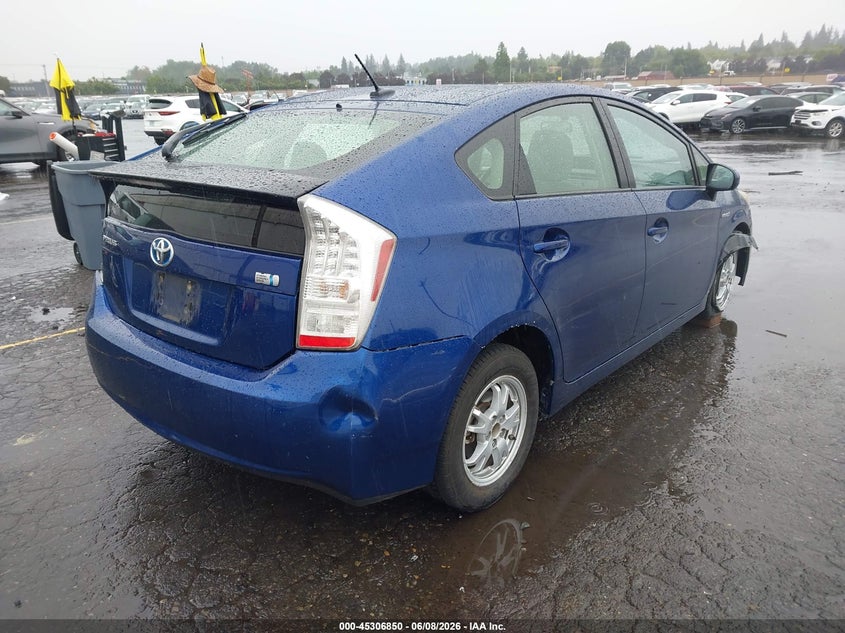 2010 Toyota Prius VIN JTDKN3DUXA0130765 IAAI salvage auction — SIDE, Salvage (Oregon), sold $800 on 2026-07-09 (photo 4)