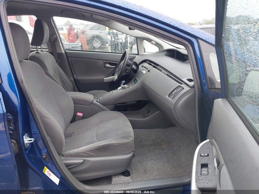 2010 Toyota Prius VIN JTDKN3DUXA0130765 IAAI salvage auction — SIDE, Salvage (Oregon), sold $800 on 2026-07-09 (photo 5)