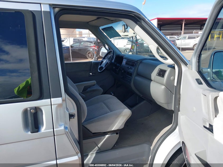 2002 Volkswagen Eurovan VIN WV2KB47052H090915 IAAI salvage auction — NORMAL WEAR, Clear (Hawaii), sold $2,450 on 2026-07-21 (photo 5)