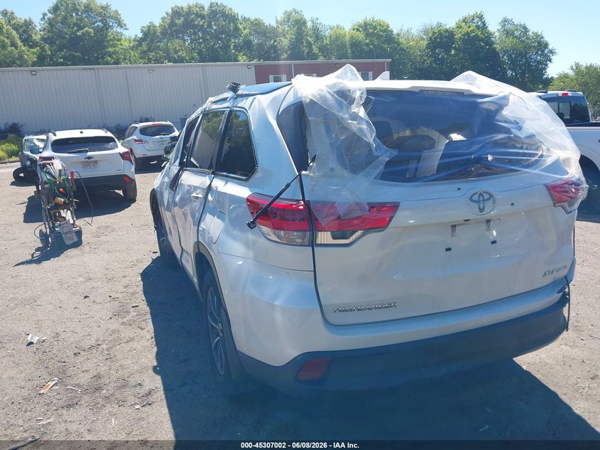 2019 Toyota Highlander VIN 5TDJZRFH4KS614416 IAAI salvage auction — ROLLOVER, Salvage Title, sold $3,100 on 2026-07-21 (photo 3)