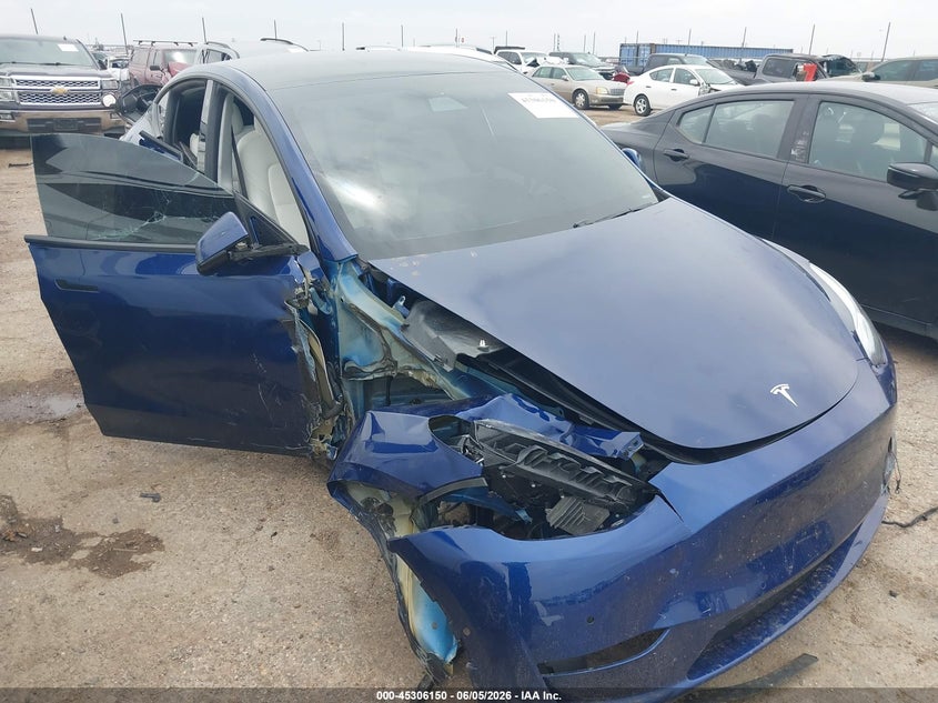 2021 Tesla Model y VIN 5YJYGDEE6MF078624 IAAI salvage auction — SIDE, Salvage (Texas), sold $5,500 on 2026-07-31 (photo 1)