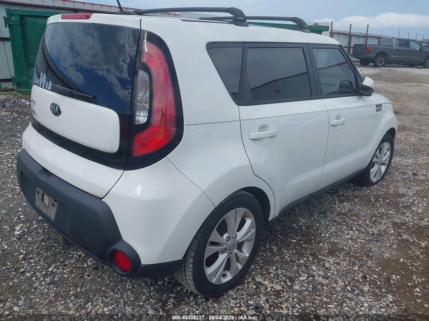 2015 Kia Soul VIN KNDJP3A56F7120655 IAAI salvage auction — NORMAL WEAR, Clear (Arkansas), sold $825 on 2026-07-16 (photo 4)