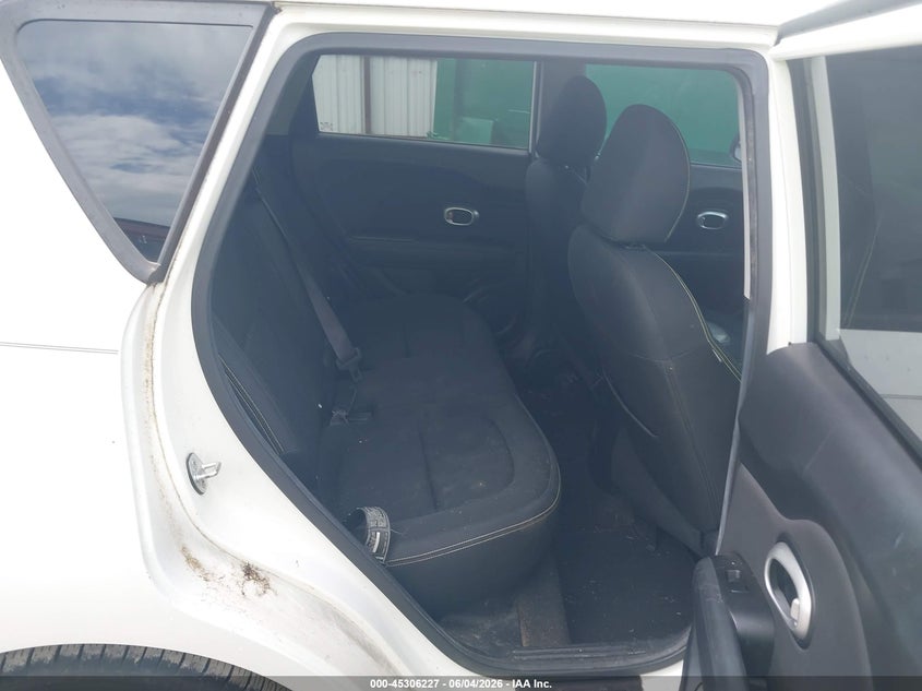 2015 Kia Soul VIN KNDJP3A56F7120655 IAAI salvage auction — NORMAL WEAR, Clear (Arkansas), sold $825 on 2026-07-16 (photo 8)