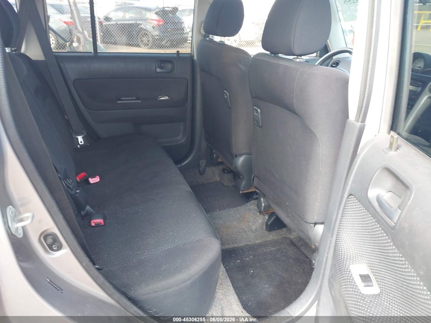 2005 Scion Xb VIN JTLKT324754009204 IAAI salvage auction — NORMAL WEAR, Clear (Hawaii), sold $225 on 2026-07-28 (photo 8)