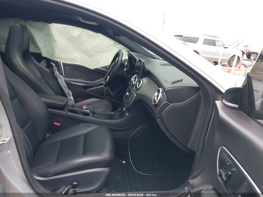 2014 Mercedes-benz Cla-klasse VIN WDDSJ4EB8EN038292 IAAI salvage auction — LEFT SIDE, Salvage Title, sold $1,975 on 2026-07-21 (photo 5)