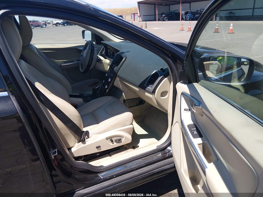 2016 Volvo Xc60 VIN YV440MDK0G2902843 IAAI salvage auction — LEFT SIDE, Salvage Title, sold $1,950 on 2026-07-15 (photo 5)