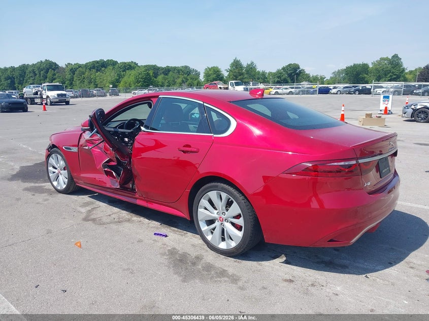 2022 Jaguar Xf VIN SAJBL4GX3NCY90611 IAAI salvage auction — FRONT END, Salvage Title, sold $7,300 on 2026-07-24 (photo 3)