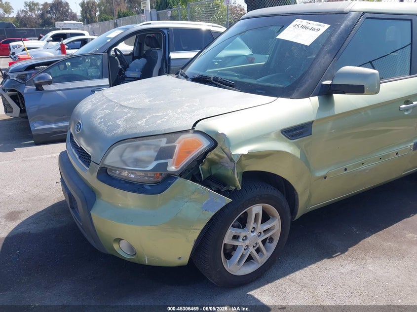 2011 Kia Soul VIN KNDJT2A26B7309750 IAAI salvage auction — LEFT FRONT, Salvage (California), sold $925 on 2026-07-16 (photo 6)