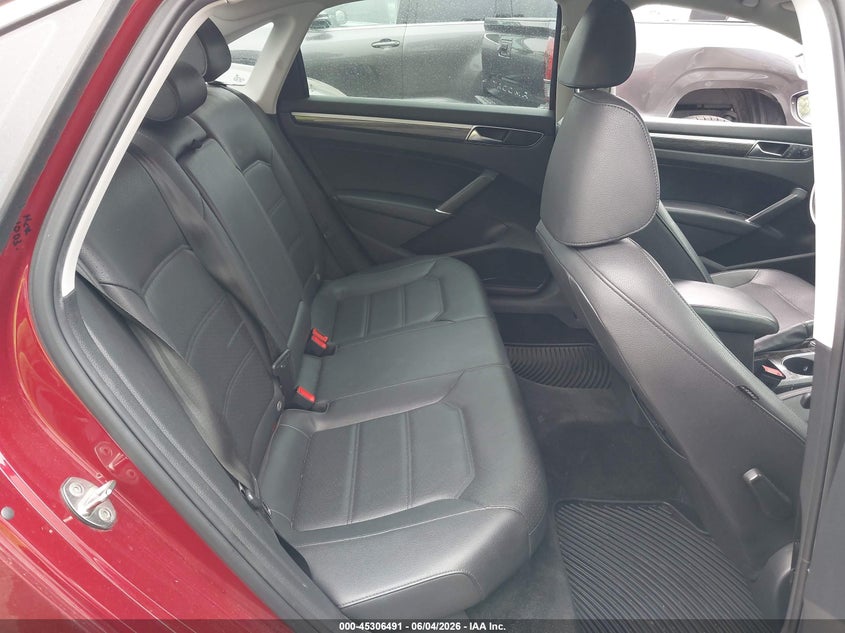 2018 Volkswagen Passat VIN 1VWBA7A30JC019152 IAAI salvage auction — RIGHT FRONT, Salvage Title, sold $1,700 on 2026-07-31 (photo 8)