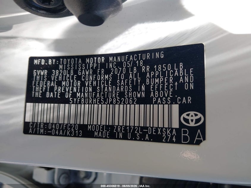 2018 Toyota Corolla VIN 5YFBURHE5JP852062 IAAI salvage auction — FRONT & REAR, Salvage Title, sold $5,300 on 2026-07-31 (photo 9)