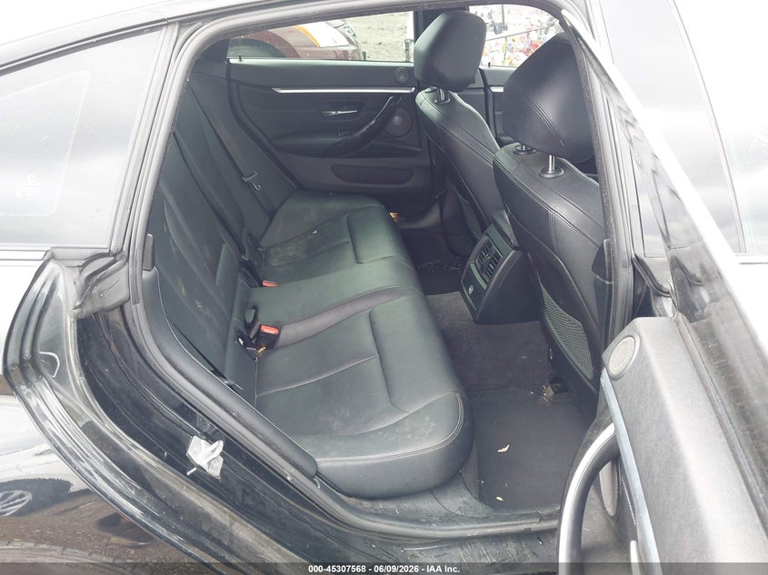 2018 BMW 4er VIN WBA4J5C52JBF07734 IAAI salvage auction — SIDE, Salvage Title, sold $9,600 on 2026-08-13 (photo 8)